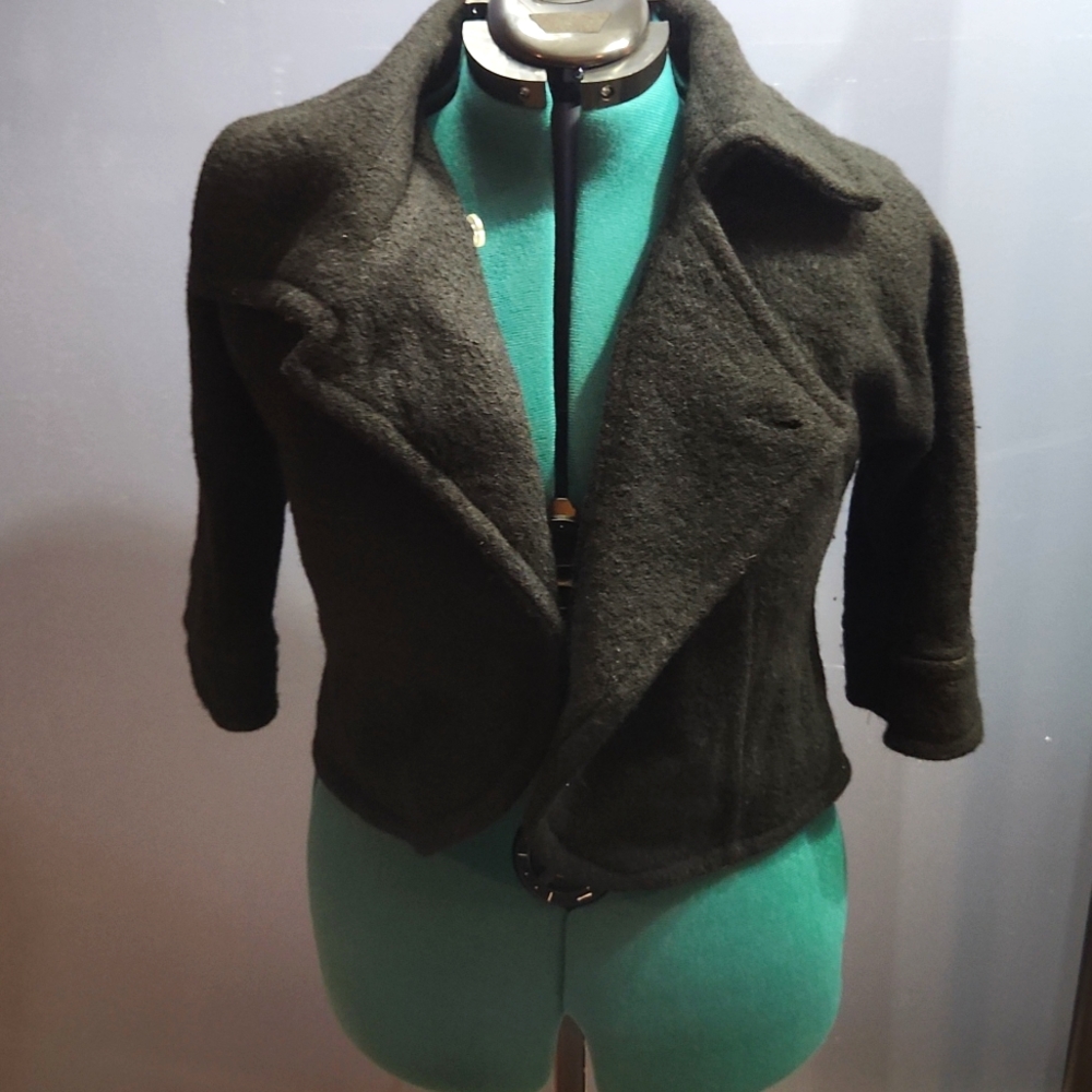 LAL 100%Wool cropped, asymmetrical jacket